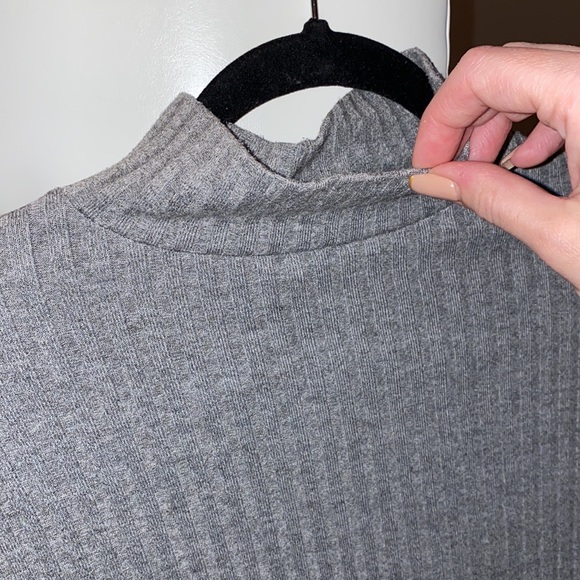 ▫️Topshop Ribbed Gray Mock Neck - Picture 5 of 7
